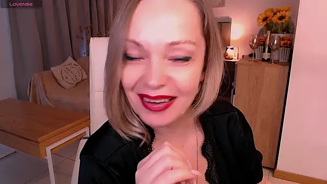 Tilly Eliot online show from July 27, 8:38 pm