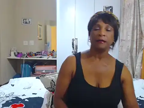 Snapshot of Hotgrannyx chatting on December 10, 10:06 am Hotgrannyx online show from December 10, 10:06 am