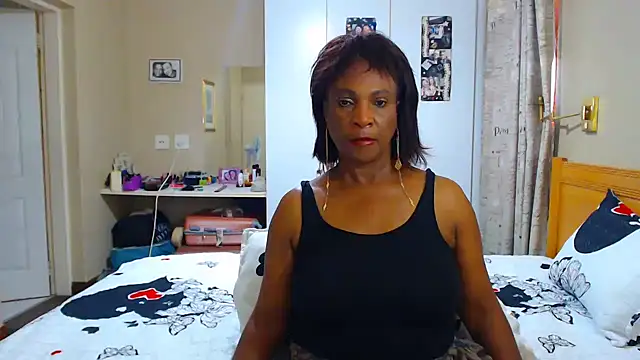 Snapshot of Hotgrannyx chatting on February 13, 6:09 am Hotgrannyx online show from February 13, 6:09 am