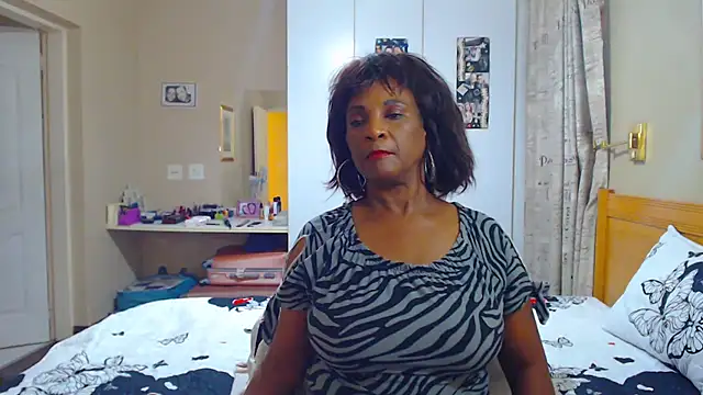 Snapshot of Hotgrannyx chatting on February 18, 12:17 pm Hotgrannyx online show from February 18, 12:17 pm