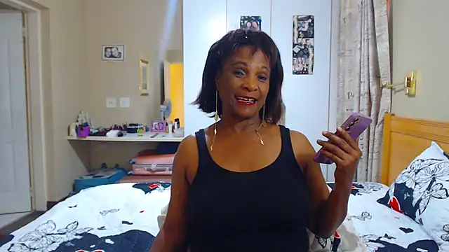 Snapshot of Hotgrannyx chatting on February 19, 12:11 pm Hotgrannyx online show from February 19, 12:11 pm