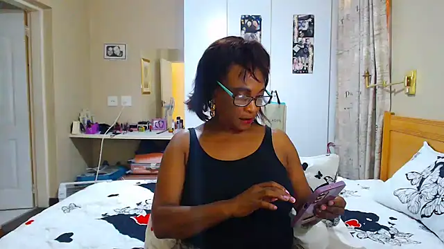 Snapshot of Hotgrannyx chatting on March 8, 8:11 am Hotgrannyx online show from March 8, 8:11 am