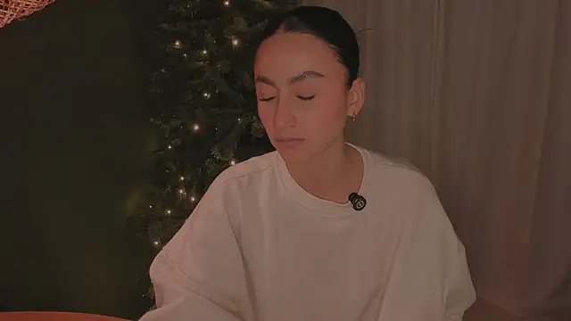 Snapshot of _Amatista chatting on December 22, 1:24 am Amatista online show from December 22, 1:24 am