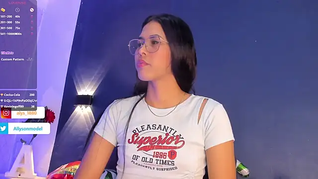 alysson 18 online show from December 18, 5:31 pm