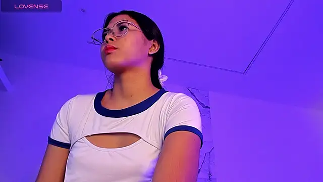 alysson 18 online show from November 25, 1:22 pm