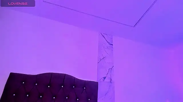 alysson 18 online show from November 28, 1:25 pm