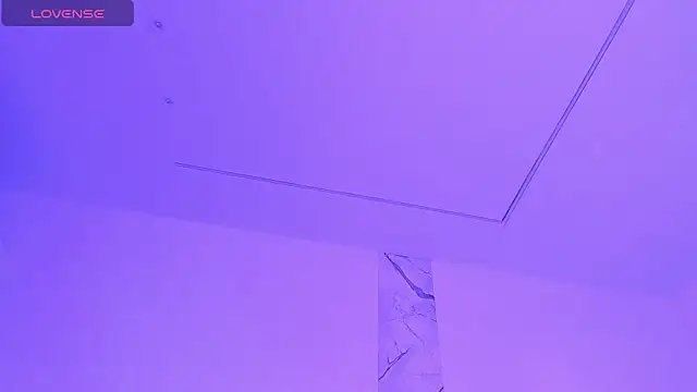 alysson 18 online show from December 3, 1:42 pm