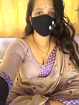 Snapshot of Rising_Smiler chatting on February 11, 9:58 am Rising Smiler online show from February 11, 9:58 am