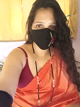 Snapshot of Rising_Smiler chatting on February 16, 11:39 am Rising Smiler online show from February 16, 11:39 am