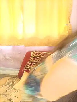 Snapshot of Rising_Smiler chatting on February 23, 10:12 am Rising Smiler online show from February 23, 10:12 am