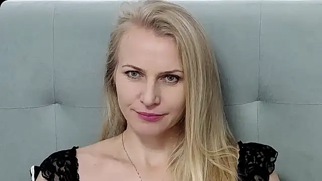 K  Adrienne online show from November 7, 8:14 am