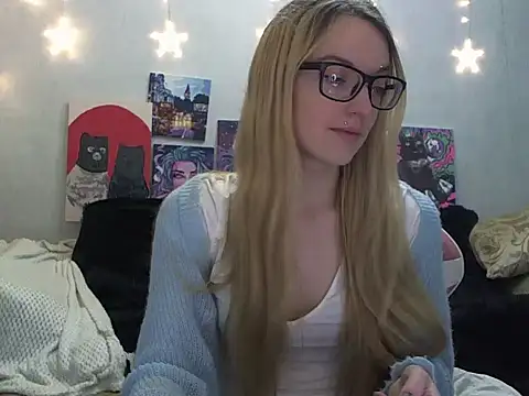 SecretSophia online show from September 25, 8:45 pm