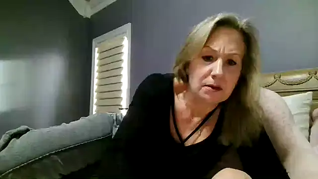 Lisaisluscious online show from December 16, 2:44 pm