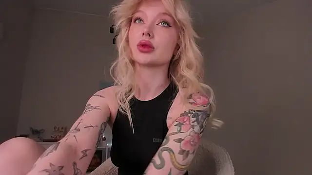 sugar club online show from April 27, 5:44 pm