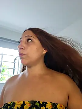 VickyHoult online show from March 1, 9:15 pm