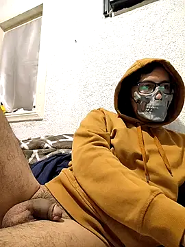 Snapshot of HardestPepe chatting on December 4, 2:54 am HardestPepe online show from December 4, 2:54 am