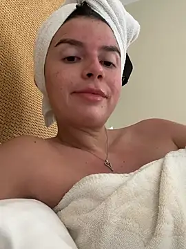 Snapshot of Natanniella chatting on June 28, 3:29 pm Natanniella online show from June 28, 3:29 pm