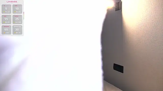 Snapshot of Danielle_Thomas chatting on March 28, 2:33 am Danielle Thomas online show from March 28, 2:33 am