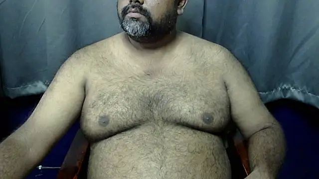 Snapshot of hairysubcub_70 chatting on October 6, 6:44 am hairysubcub 70 online show from October 6, 6:44 am