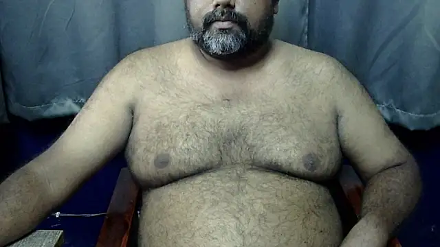 Snapshot of hairysubcub_70 chatting on October 11, 7:18 am hairysubcub 70 online show from October 11, 7:18 am