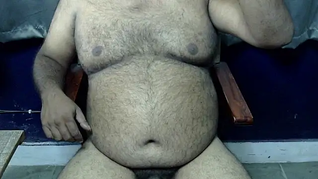 Snapshot of hairysubcub_70 chatting on October 13, 7:41 am hairysubcub 70 online show from October 13, 7:41 am