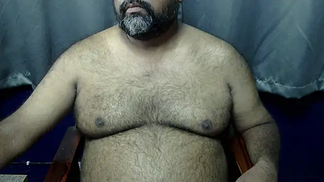 Snapshot of hairysubcub_70 chatting on October 16, 8:26 am hairysubcub 70 online show from October 16, 8:26 am