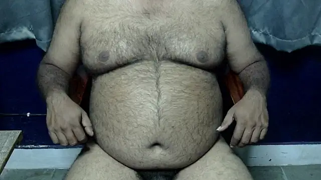 Snapshot of hairysubcub_70 chatting on October 30, 3:35 pm hairysubcub 70 online show from October 30, 3:35 pm