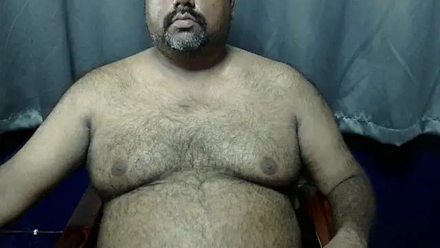 Snapshot of hairysubcub_70 chatting on November 1, 9:33 am hairysubcub 70 online show from November 1, 9:33 am