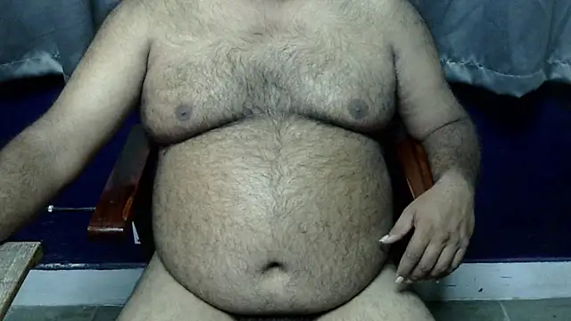 Snapshot of hairysubcub_70 chatting on November 2, 4:59 am hairysubcub 70 online show from November 2, 4:59 am