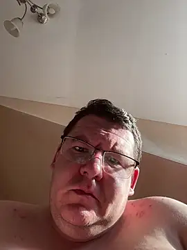 Snapshot of Tomi2244 chatting on March 11, 2:34 pm Tomi2244 online show from March 11, 2:34 pm