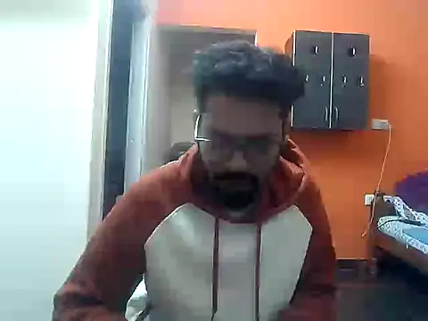 arhan3043 online show from October 28, 6:43 pm