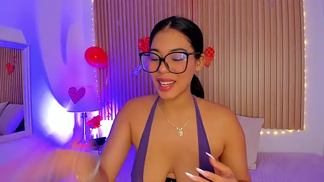 Snapshot of GenesisRuiz chatting on February 19, 1:39 pm GenesisRuiz online show from February 19, 1:39 pm