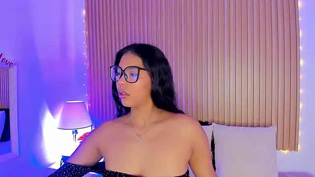 Snapshot of GenesisRuiz chatting on February 25, 10:37 am GenesisRuiz online show from February 25, 10:37 am