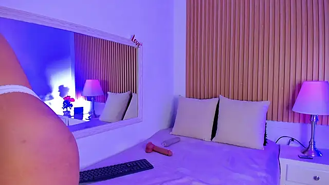 Snapshot of GenesisRuiz chatting on March 5, 10:33 am GenesisRuiz online show from March 5, 10:33 am