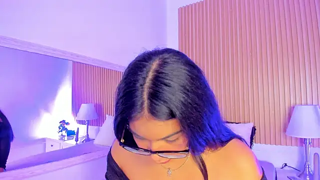 Snapshot of GenesisRuiz chatting on March 6, 1:46 pm GenesisRuiz online show from March 6, 1:46 pm