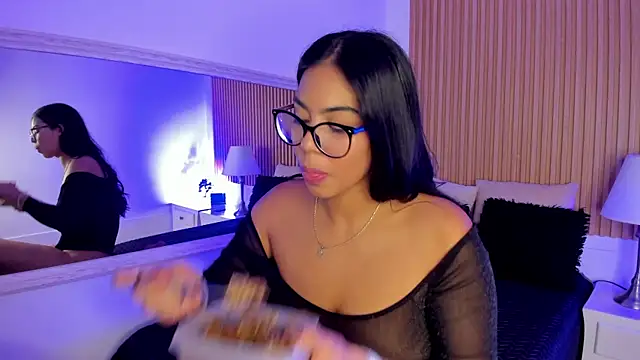 Snapshot of GenesisRuiz chatting on March 20, 7:35 pm GenesisRuiz online show from March 20, 7:35 pm