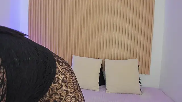 Snapshot of GenesisRuiz chatting on September 29, 10:42 am GenesisRuiz online show from September 29, 10:42 am