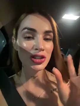 Snapshot of SofiaCarter chatting on March 15, 3:18 am SofiaCarter online show from March 15, 3:18 am