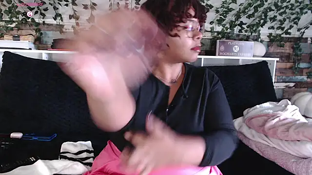 -khayaparker online show from December 20, 4:46 pm