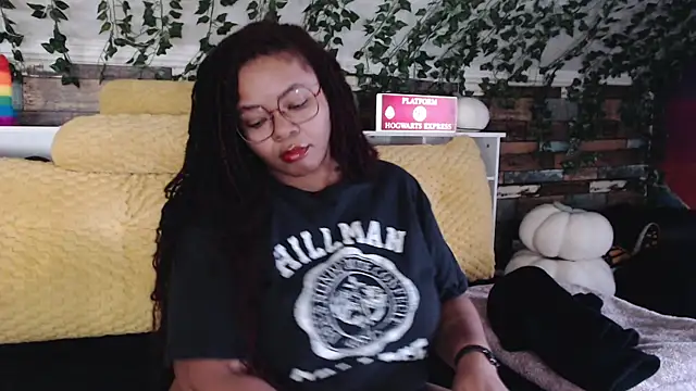 -khayaparker online show from February 11, 7:16 pm