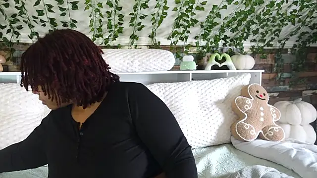 -khayaparker online show from March 13, 6:01 pm