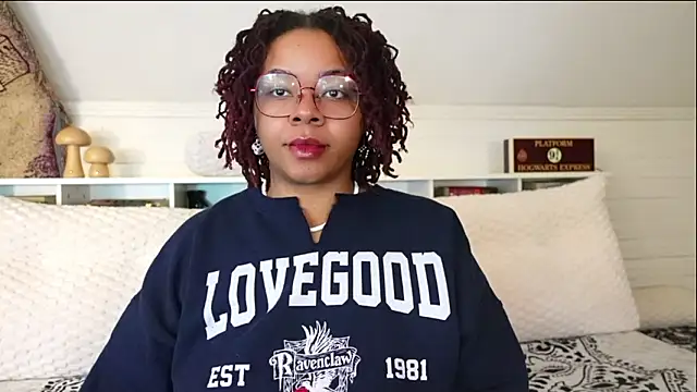 Snapshot of -khayaparker chatting on February 1, 10:47 am -khayaparker online show from February 1, 10:47 am