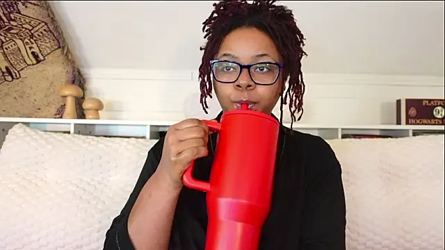 Snapshot of -khayaparker chatting on February 4, 8:25 pm -khayaparker online show from February 4, 8:25 pm