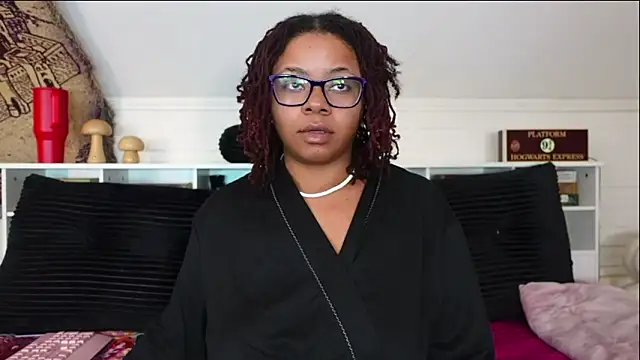 Snapshot of -khayaparker chatting on February 20, 1:11 pm -khayaparker online show from February 20, 1:11 pm