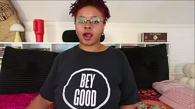 Snapshot of -khayaparker chatting on March 27, 4:18 pm -khayaparker online show from March 27, 4:18 pm