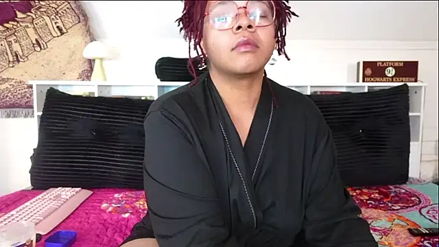 Snapshot of -khayaparker chatting on March 30, 8:48 am -khayaparker online show from March 30, 8:48 am