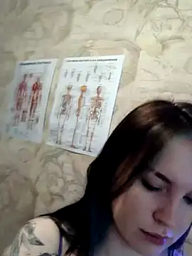 LazyTanukii online show from November 25, 6:35 am