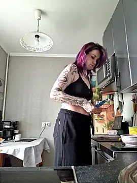 LazyTanukii online show from May 27, 6:32 am