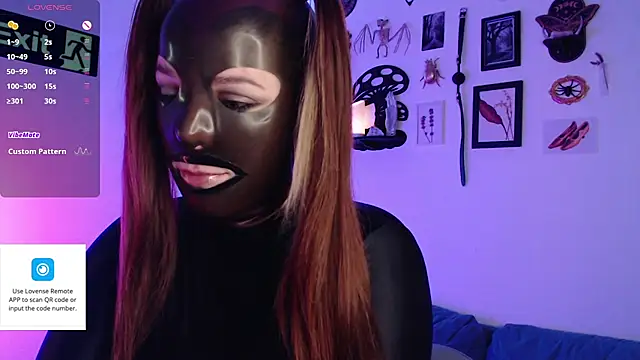 Snapshot of auroralatexprincess chatting on October 1, 6:47 pm auroralatexprincess online show from October 1, 6:47 pm