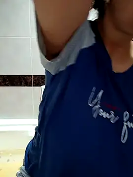 Snapshot of Queen_sousou chatting on February 19, 6:59 pm Queen sousou online show from February 19, 6:59 pm